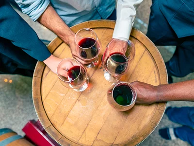 Enoturismo boutique — viñedos y cordillera